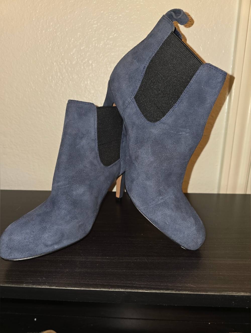 NEW Vintage Clarks Carlita Quinn Navy Suede Booties Size 7 - Picture 2 of 10